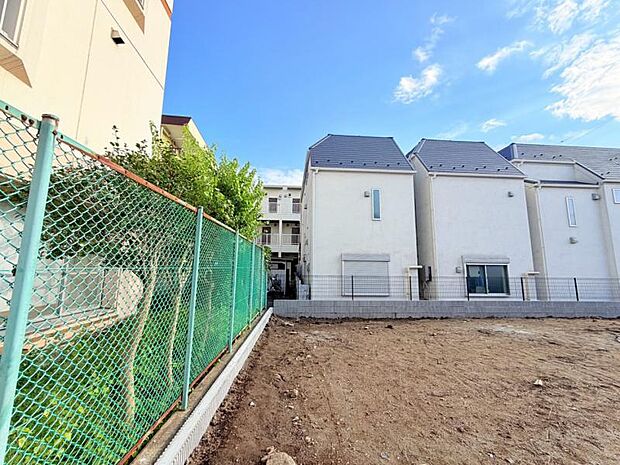 各棟によって暖かい日差しの入り方・見え方も違うお住まい。