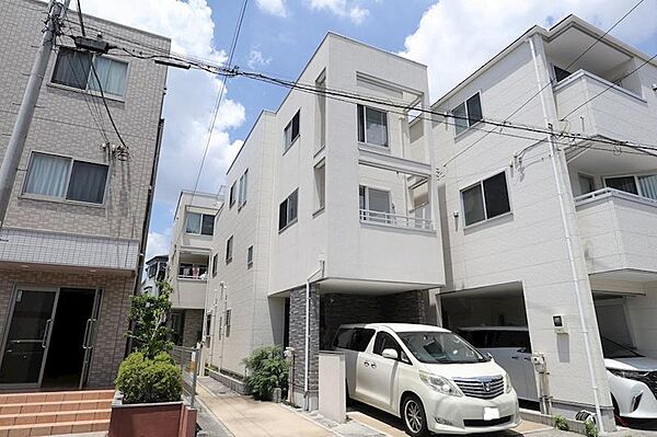 外観：311002218774