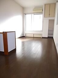 オレンジハウス 101 1階ワンルームのリビング/ダイニング