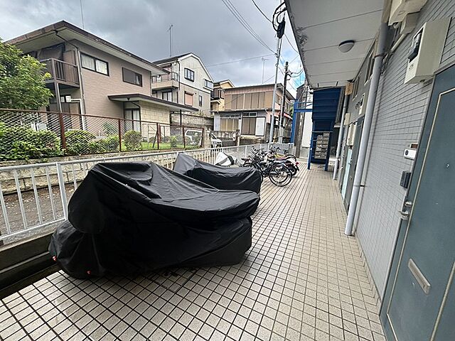 7 / 9