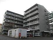 野崎駅より徒歩15分 築29年3ヶ月 6階建の賃貸物件