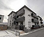 亀岡駅より徒歩3分 3階 築1年9ヶ月の賃貸物件