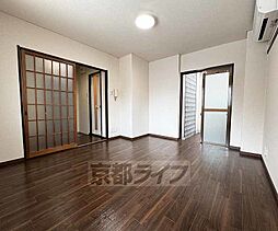 京阪本線 藤森駅 徒歩13分の賃貸マンション 1階1Kのリビング/ダイニング