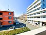 バルコニー：3階のお部屋からはのどかな眺望がのぞめます。