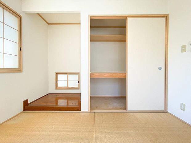 1階には独立した和室がございます。床の間がある本格派です。