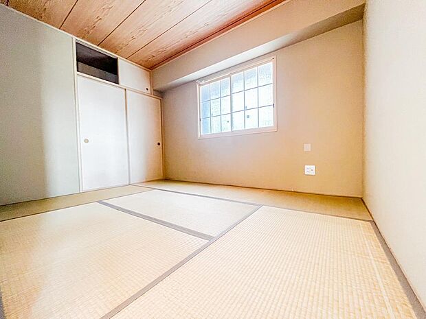 和室は和みの場所。あるだけで心が癒されます。フローリングには無い畳の柔らかさは、ついうたた寝をしてしまいそうです。