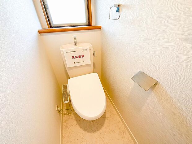 もちろん温水洗浄機能付き便座付きのトイレ設備が新設されています。当たり前ですが、気になる水周り関係が全て新品というのも気持ちよく新生活が始められます。