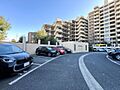 駐車場：月/1...