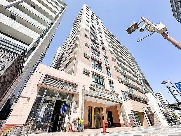 13階建て全56戸のRCマンション。JR中央線「八王子」駅まで徒歩約13分。京王線「京王八王子」駅まで徒歩約16分。