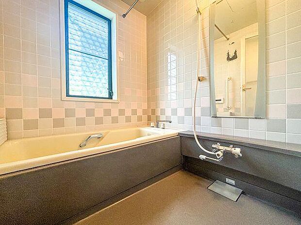 窓付きの浴室は換気能力にも優れており、カビもできにくいですね。