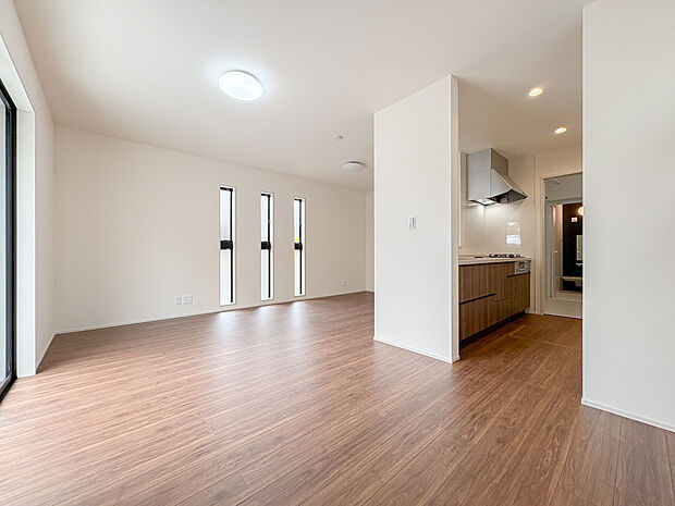 16.5帖のリビングは、家具の配置が行いやすく、お好みのサイズの家具をお選びいただけます。