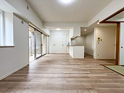 ａｉｅ八王子 3LDKのリビング/ダイニング