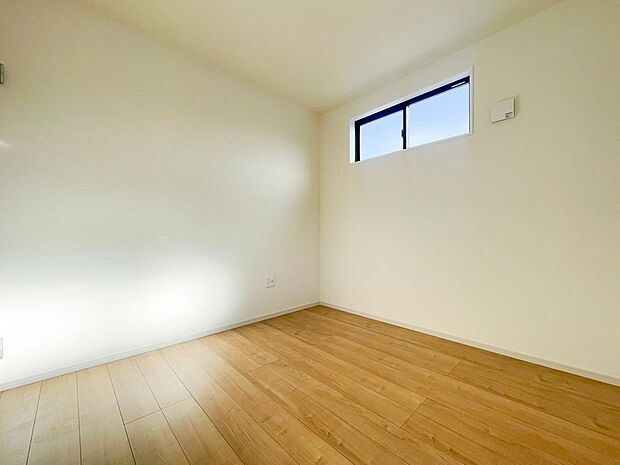 住まう方でカスタマイズしていただけるシンプルなデザインの内装。ご自身で素敵な空間を創り上げられます。