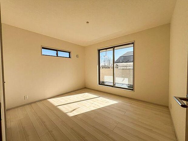 2階のメインルームとなる主寝室は、広々とした7帖を確保しました 。