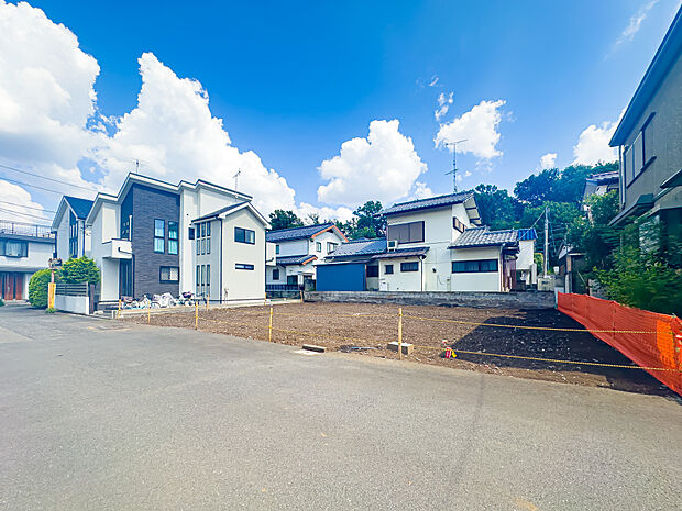 人気エリア「府中市」に、ゆとりの広さの新築戸建が2棟限定で登場致しました。2025年11月完成予定です。詳細はお気軽にお問い合わせください。2025/7/13撮影
