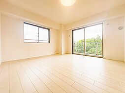 レーベンハイム多摩聖ヶ丘 3LDKのリビング/ダイニング