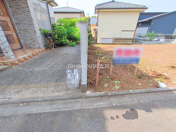 前面道路含む現地 (2026年03月04日撮影)