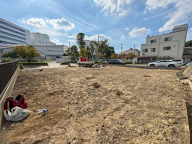 「こんなおうちに住みたいね」という家族の会話を、そのままカタチに。建築条件がないから、夢が自由に広がります。（2025年9月撮影）