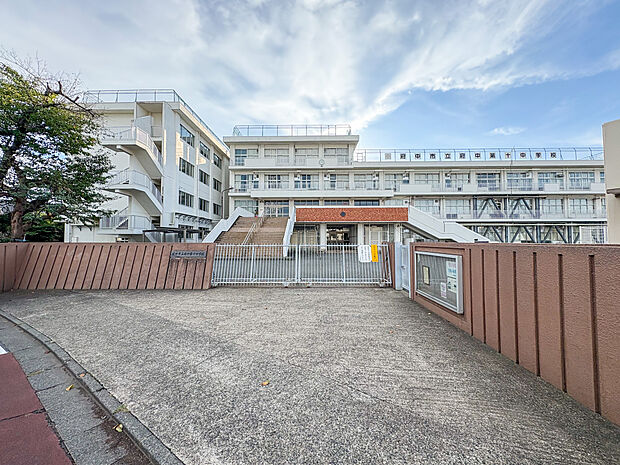 府中市第十中学校まで約1300m