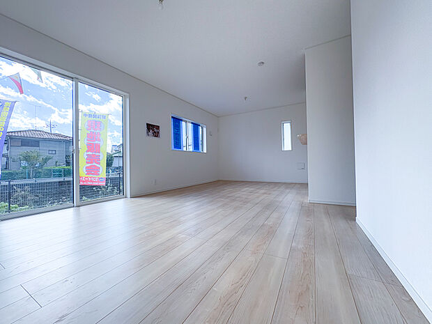 陽がよく入りリラックス出来る空間がとても魅力的だと思います!