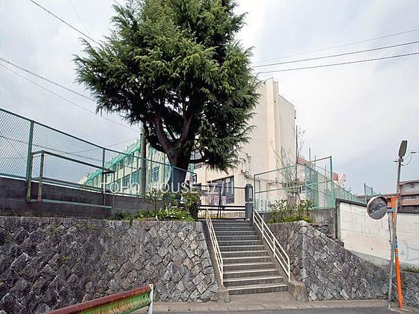 八王子市立第六中学校まで約850m