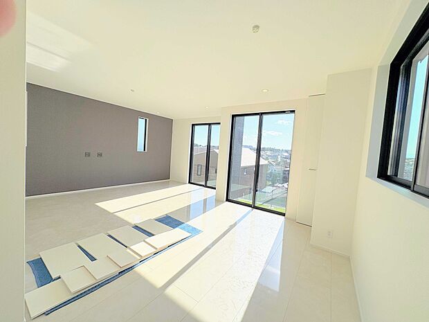 ZEH水準省エネ住宅 。安心の耐震等級3 構造計算実施。家族の安全と将来の光熱費を考えた一邸。