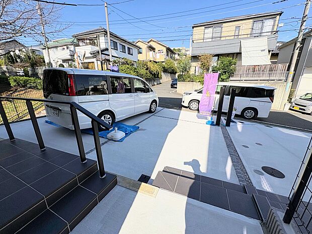 並列2台駐車可能(車種により)
