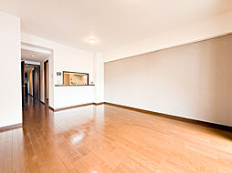 フォルスコート調布染地公園 4LDKのリビング/ダイニング