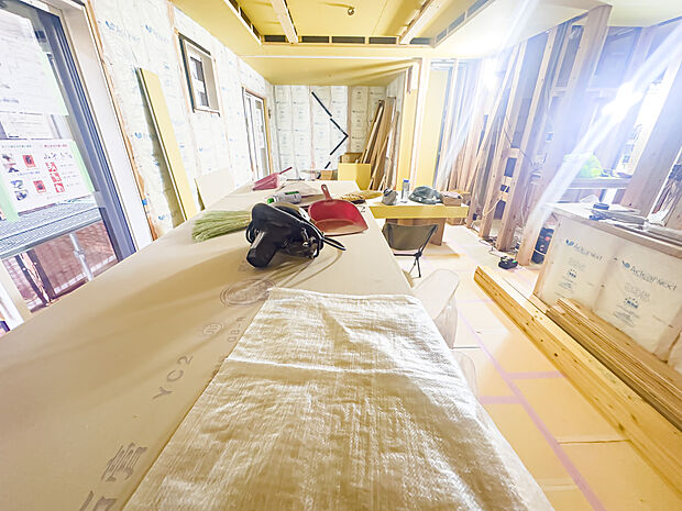 リビングに温水式床暖房を採用しております。ご家族やペットが暖かく過ごすことができます。2025/10/30撮影