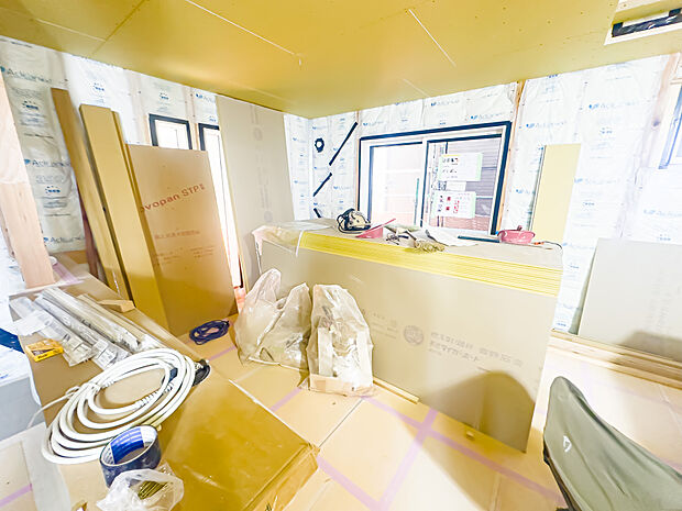 食器洗浄乾燥機・浄水器・床下収納などを完備したキッチンスペースです。2025/10/30撮影