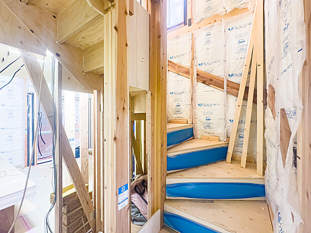 制震ダンパー、グラビオエッジ、ハイブリッド給湯器、食洗器など基本設備が充実しております。2025/10/30撮影