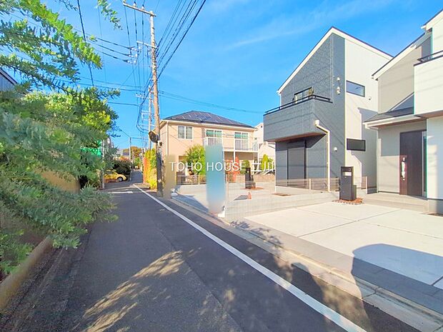 前面道路含む現地 （2025年11月04日撮影）