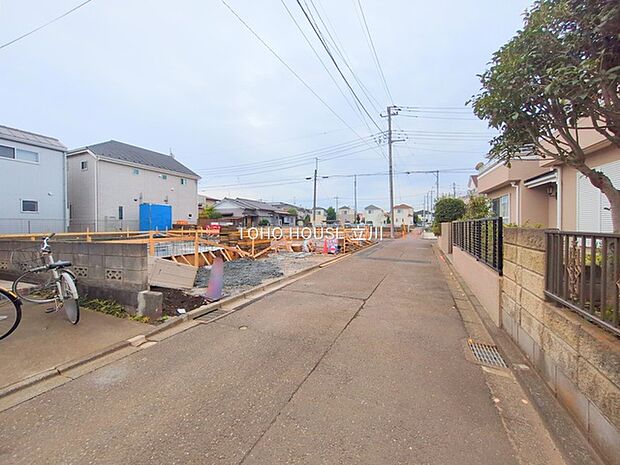 前面道路含む現地 （2025年11月13日撮影）