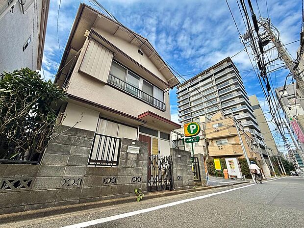 日当たり・風通しが期待できる開放的な区画。（※古家が解体され2邸の住まいが生まれます）