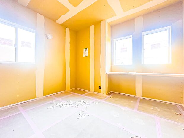 カウンターを完備した、約5.75帖の居室。クローゼットもご用意しております。2025/11/30撮影