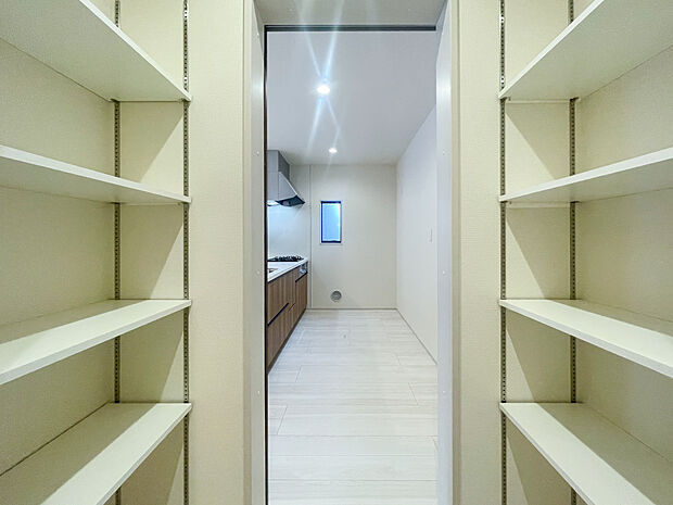 パントリーとしての収納スペースが多く便利だと思います