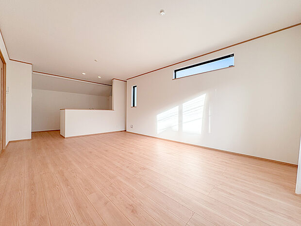 17.25帖のリビングは、家具の配置が行いやすく、お好みの家具をお選びいただけます。