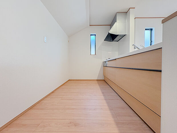 対面式キッチンを採用しているため、ご家族やご友人と自然に会話を楽しみながら調理を進められます。