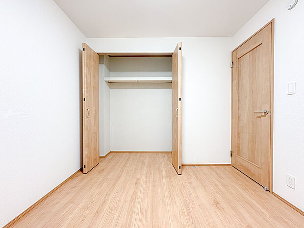 4.5帖の納戸は、趣味部屋やお子様の勉強部屋など、お客様によって様々な用途でご使用いただけます。
