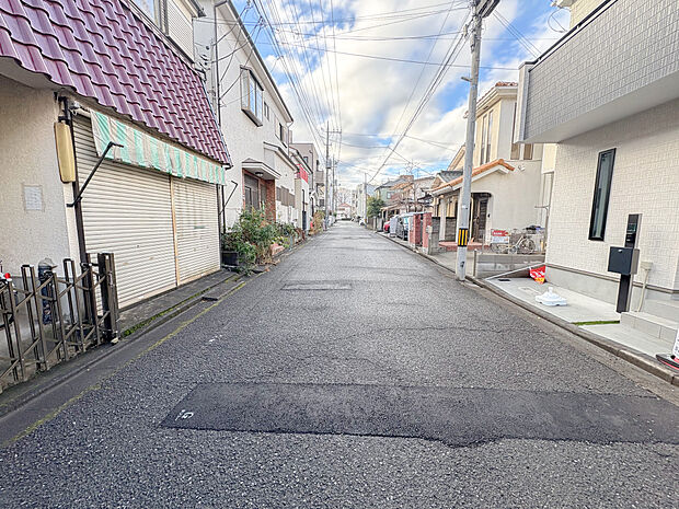 前面道路は交通量が少ないため、お子様のご帰宅も安心してお待ちできます。
