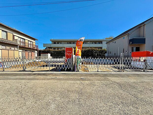 建築中の物件だからこそ、完成後の住まいに対する期待が高まります。最新の住宅設備が整い、新しい住まいでの快適な暮らしが待っています。2025年11月22日撮影現地