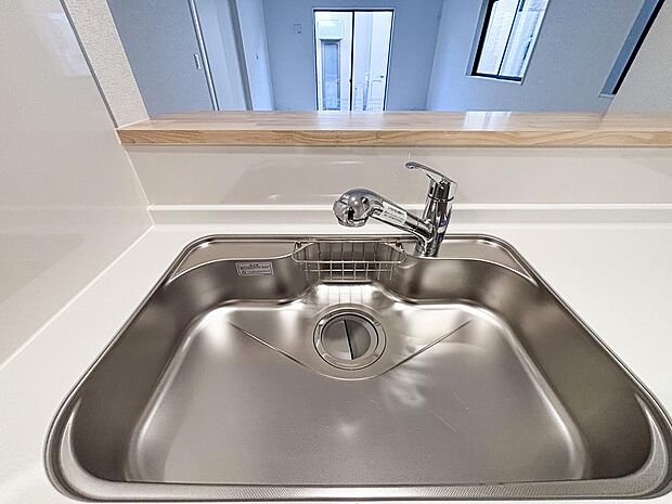 クリアな水が毎日使え、見た目にもスマートな浄水器一体型。お米を炊いたりする際には浄水機能をつかうこともできて、人気の商品です。