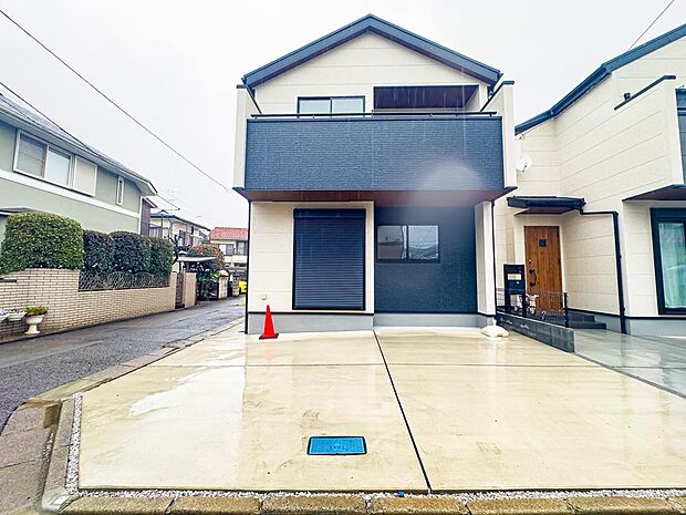 カースペースを2台分ご用意しております(車種による)。お仕事用とプライベート用とを使い分けることができます。2025/12/24撮影