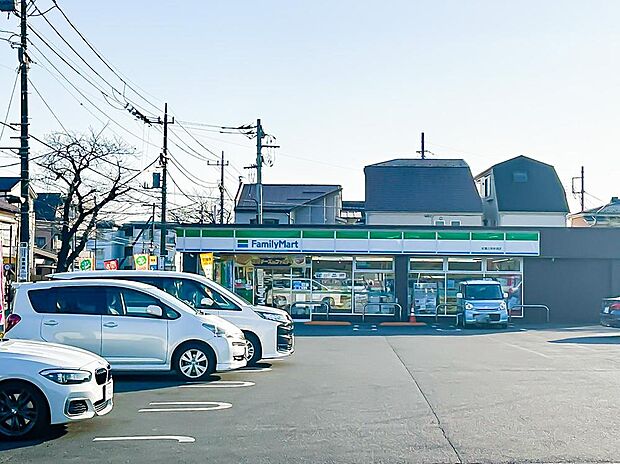 ファミリーマート紅葉丘南参道店まで約282m