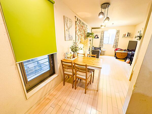 住まいには気付きがあり、住まうごとに様々な角度から違う顔を見せてくれます。新生活は小さな発見の連続です。室内（2025年12月）撮影