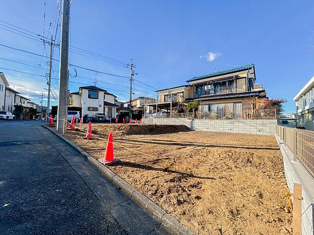 未完成の建売住宅で、これから理想の住まいが完成していきます。外観や内装もきれいな状態で入居でき、新しい住まいでの快適な毎日がスタートする、ワクワク感あふれる物件です。