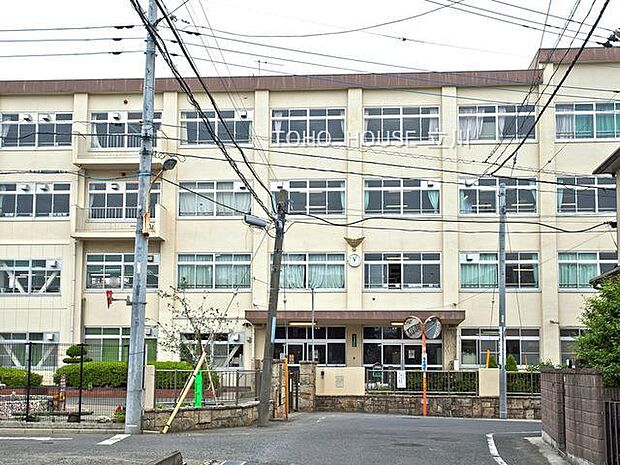 八王子市立第七中学校まで約700m