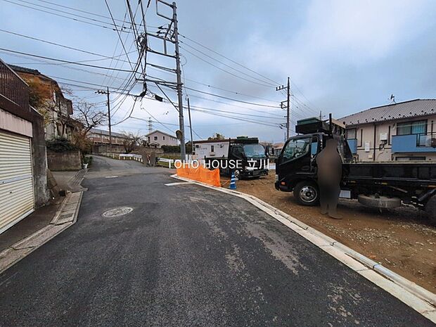 前面道路含む現地 (2026年03月10日撮影)