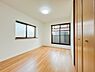 洋室：シンプルな内装はどんな家具ともぴったり。お好みのテイストに仕上げていくのも楽しみの一つです。
