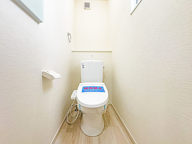 温水洗浄便座完備のトイレスペース。ついつい考え事をしてしまうほど落ち着く空間です。2026/6/29撮影